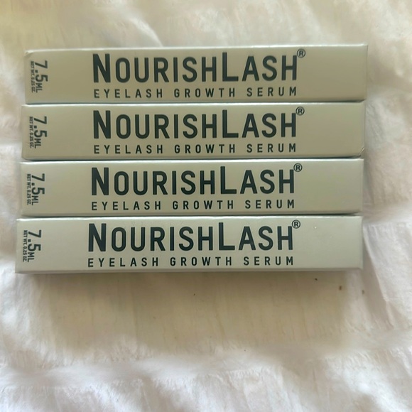 New and sealed lot of 4 lash growth serum